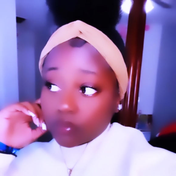 Meet your Posher, Tamia - Picture 1 of 1